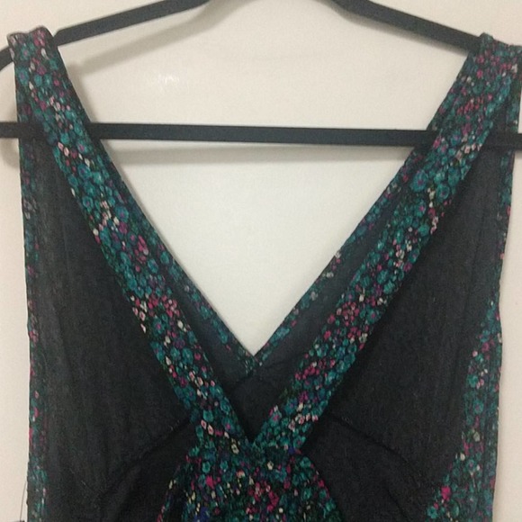 Leith Floral V Neck Ruched Body-con Mini Dress 2x - Picture 9 of 13